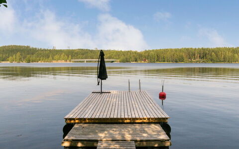Hot Pool Cottage Iitu: Acqua, Risorse Idriche, Corpo D'Acqua, Legna, Waterway, Dock, Banca, Lago, Molo, Alveo
