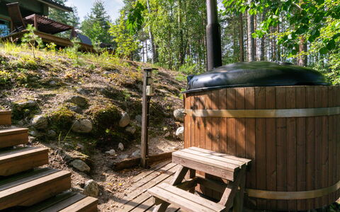 Hot Pool Cottage Iitu: Legna, Foresta, Giardino, Latifoglie, Color Legno, Log Cabin, Backyard, Edifici Giardino, Woodland
