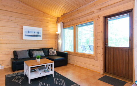 Hot Pool Cottage Iitu: Legna, Interior Design, Pavimentazione, Pavimento In Legno, Pavimento, Latifoglie, Soffitto, Color Legno, Plank, Soggiorno