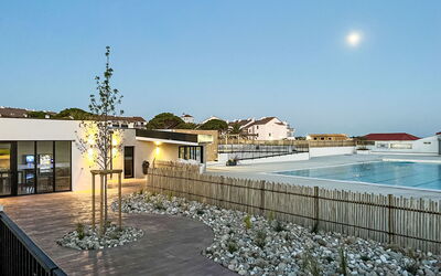 Le Barcarès 962: Zona Residenziale, Piscina, Urban Design, Materiale Composito, Calcestruzzo, Estate, Design, Ricorrere, Piastrella, Hotel