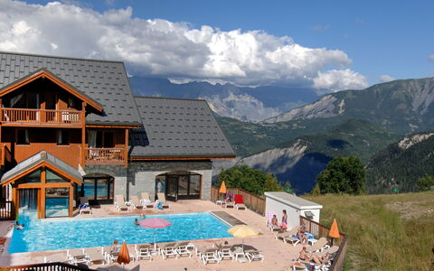 Le Corbier 700: Nube, Cielo, Costruzione, Piscina, Montagna, Paesaggio, Tempo Libero, Immobiliare, Pianta