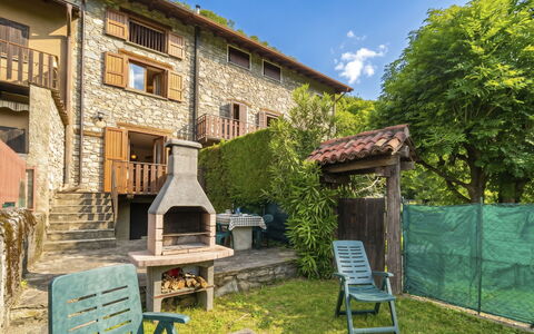 Cà del Fritz: Villetta, Giardino, Agriturismo, Estate, Eco Hotel, Backyard, Landscaping, Villaggio, Cortile, Villa
