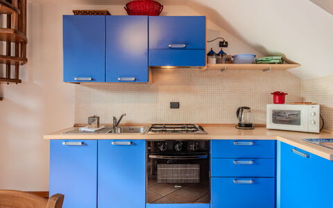 Cà del Fritz: Legna, Cucina, Elettrodomestico Da Cucina, Apparecchio Major, Pavimentazione, Interior Design, Cucina Stufa, Cabinetry, Pavimento, Controsoffitto