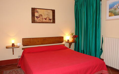 Certaldo 56: Camera Da Letto, Letto, Mobilia, Camera, Lenzuolo, Bedding, Proprietà, Telaio Del Letto, Interior Design, Parete