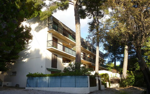 Le Clos Marin: Pianta, Costruzione, Cielo, Albero, Urban Design, Woody Impianto, Shade, Tinte E Ombre, Paesaggio, Facciata