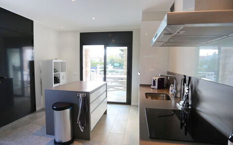 Gunella: Controsoffitto, Camera, Proprietà, Interior Design, Mobilia, Costruzione, Cucina, Pavimento, Soffitto, Casa