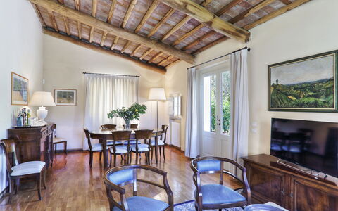 Le Pergole: Camera, Proprietà, Costruzione, Mobilia, Immobiliare, Casa, Interior Design, Soffitto, Tavolo, Estate
