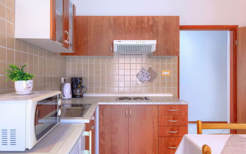 Bruno: Mobilia, Proprietà, Cornice, Azzurro, Legna, Illuminazione, Interior Design, Comfort, Pavimento, Pavimentazione