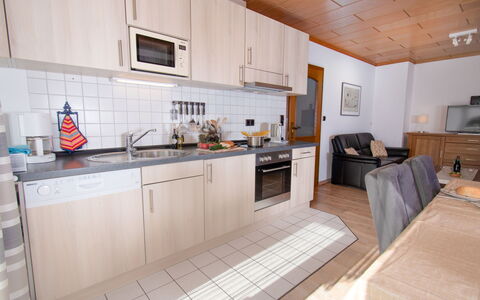Norddeich 794: Proprietà, Cabinetry, Lavello, Lavandino Della Cucina, Controsoffitto, Rubinetto, Cucina, Elettrodomestico Da Cucina, Legna, Interior Design