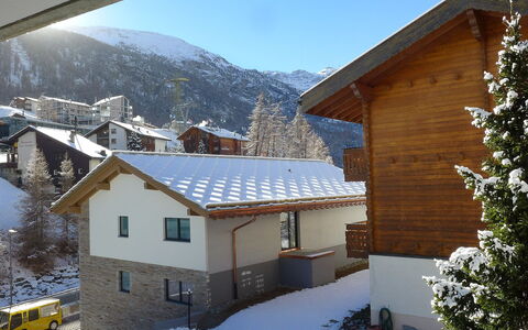 Zermatt 654: Costruzione, Cielo, Neve, Proprietà, Finestra, Montagna, Casa, Albero, Pendenza, Pianta
