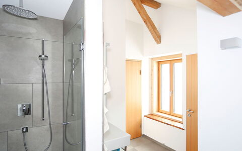 Von Capeller: Camera, Proprietà, Bagno, Parete, Soffitto, Costruzione, Casa, Interior Design, Pavimento, Immobiliare