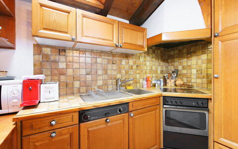Vitalis: Controsoffitto, Cabinetry, Proprietà, Costruzione, Mobilia, Elettrodomestico Da Cucina, Cucina, Cucina Stufa, Legna, Cassetto