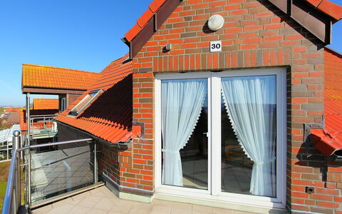 Meerblick: Proprietà, Cielo, Costruzione, Shade, Legna, Arancia, Architettura, Tenda, Porta, Quartiere