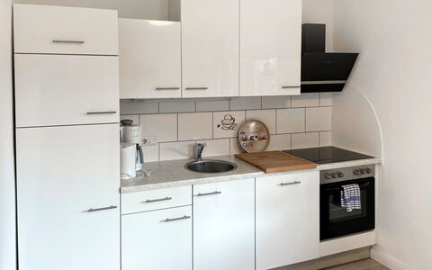 Hexenhuus: Cabinetry, Costruzione, Controsoffitto, Elettrodomestico Da Cucina, Cucina Stufa, Elettrodomestico, Tavola, Piano Cottura, Cucina, Stufa A Gas