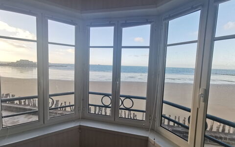 Saint Malo 260: Cielo, Proprietà, Acqua, Azzurro, Interior Design, Legna, Costruzione, Shade, Pavimento