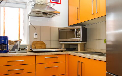 Pino: Cabinetry, Proprietà, Mobilia, Controsoffitto, Costruzione, Cucina Stufa, Elettrodomestico Da Cucina, Legna, Cucina, Cassetto