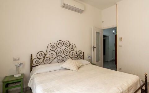 Sant'Antonio: Mobilia, Comfort, Legna, Costruzione, Tessile, Illuminazione, Letto, Interior Design, Telaio Del Letto