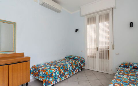 Sant'Antonio: Proprietà, Mobilia, Costruzione, Finestra, Comfort, Interior Design, Legna, Casa, Pavimento