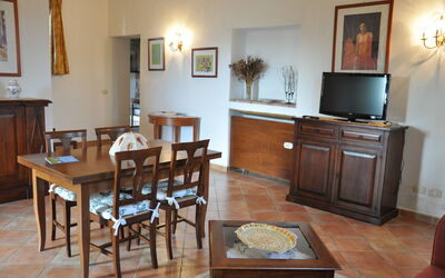 Alloggio:&nbsp;Azzara