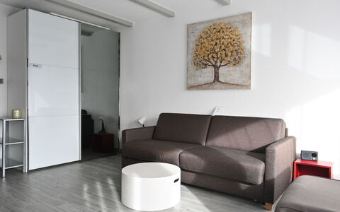 Ovronnaz 502: Cielo, Nube, Montagna, Costruzione, Proprietà, Auto, Veicolo, Pianta, Ruota, Architettura