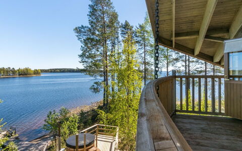 Villa Pyöriäinen: Piscina, Zona Residenziale, Ricorrere, Tempo Libero, Appartamento, Eco Hotel, Hacienda, Estate, Villa, Hotel