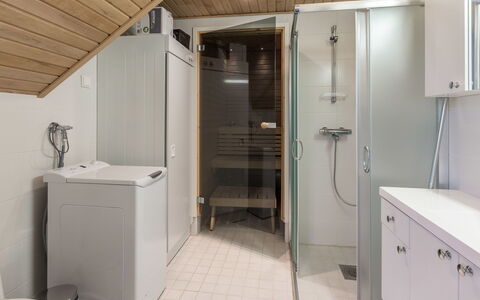 Sointuilevi 2 D 13: Idraulico Fixture, Pavimentazione, Pavimento, Interior Design, Lavello, Legna, Soffitto, Bagno, Rubinetto, Mobiletto Del Bagno
