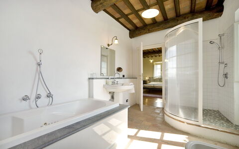 Teto: Proprietà, Camera, Bagno, Interior Design, Costruzione, Casa, Soffitto, Architettura, Pavimento, Estate