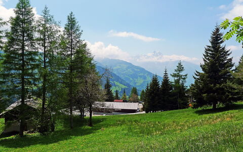 Les Beluardes Bl. 151 2: Nube, Pianta, Cielo, Montagna, Ecoregione, Paesaggio Naturale, Highland, Larice, Albero, Lotto