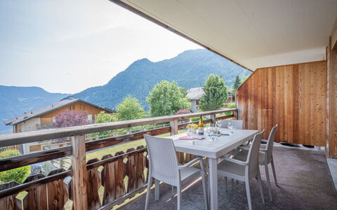 Ovronnaz 800: Cielo, Costruzione, Proprietà, Tavolo, Pianta, Montagna, Legna, Interior Design, Casa, Albero