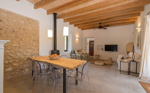 Cas Ciutada: Camera, Proprietà, Costruzione, Pavimento, Mobilia, Interior Design, Soffitto, Sala Da Pranzo, Tavolo, Parete