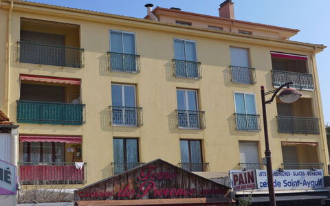 Le Rabelais: Costruzione, Proprietà, Finestra, Cielo, Zona Residenziale, Immobiliare, Facciata, Edificio Commerciale, Città, Pianta