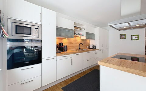 Linnehan: Cucina, Elettrodomestico Da Cucina, Controsoffitto, Cabinetry, Pavimentazione, Interior Design, Apparecchio Major, Legna, Elettrodomestico, Pavimento