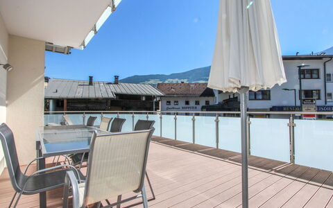 Linnehan: Cielo, Acqua, Giorno, Proprietà, Mobilia, Finestra, Azzurro, Sedia, Shade, Costruzione