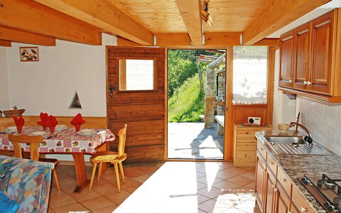 Rustico Pamela: Mobilia, Proprietà, Finestra, Rubinetto, Lavandino Della Cucina, Controsoffitto, Lavello, Cabinetry, Pianta, Idraulico Fixture