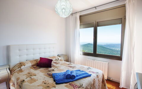 Amalia: Proprietà, Finestra, Mobilia, Costruzione, Azzurro, Legna, Tessile, Interior Design, Shade