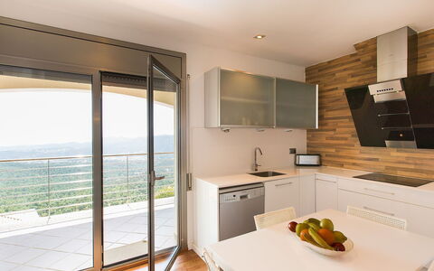 Amalia: Costruzione, Cabinetry, Mobilia, Controsoffitto, Legna, Elettrodomestico Da Cucina, Cucina, Cucina Stufa, Pavimento