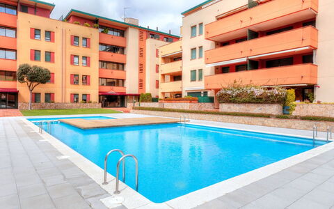 Gardenia: Acqua, Costruzione, Giorno, Proprietà, Finestra, Pianta, Piscina, Cielo, Azzurro, Rettangolo