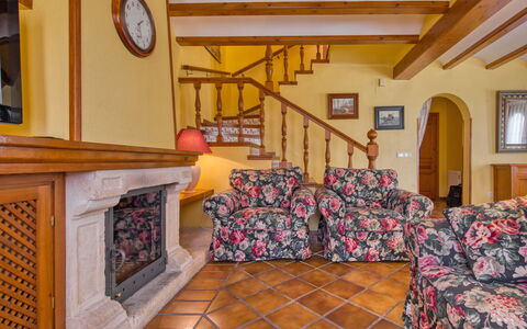 El Arenal: Legna, Cornice, Arancia, Interior Design, Pavimentazione, Soggiorno, Costruzione, Pavimento, Decorazione, Immobiliare