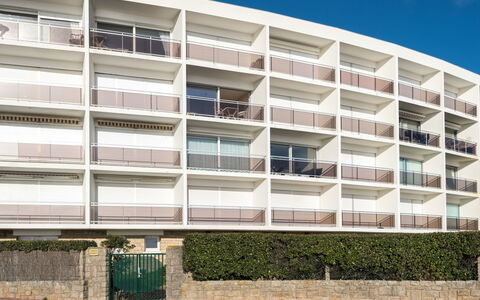 Quiberon 130: Costruzione, Proprietà, Cielo, Architettura, Urban Design, Nube, Pianta, Condominio, Finestra, Facciata