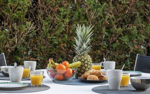 Carnac 142: Cibo, Tavola, Tavolo, Piatto, Dishware, Frutta, Natural Foods