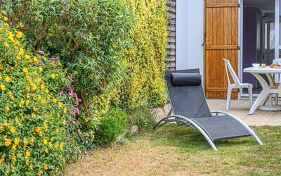 Carnac 175: Pianta, Giallo, Erba, Mobili Da Esterno, Shade, Fiore, Sedia, Costruzione, Woody Impianto, Arbusto