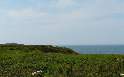 Saint Malo 651: Nube, Cielo, Pianta, Acqua, Highland, Paesaggio Naturale, Lotto, Costiera E Morfologie Oceanic, Terreno