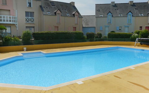 Saint Malo 651: Acqua, Pianta, Proprietà, Piscina, Nube, Azzurro, Rettangolo, Costruzione, Cielo, Finestra