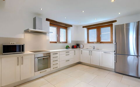 Remington: Controsoffitto, Cabinetry, Proprietà, Mobilia, Costruzione, Elettrodomestico Da Cucina, Cucina Stufa, Cucina, Elettrodomestico, Finestra