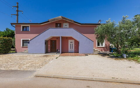 Finida: Cielo, Pianta, Costruzione, Finestra, Casa, Porta, Albero, Lotto, Manto Stradale, Zona Residenziale