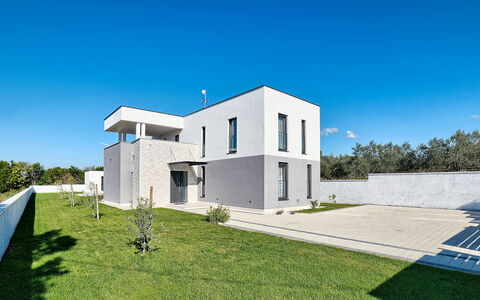 Lungera: Casa, Proprietà, Casa, Architettura, Costruzione, Zona Residenziale, Immobiliare, Lotto, Facciata, Villa