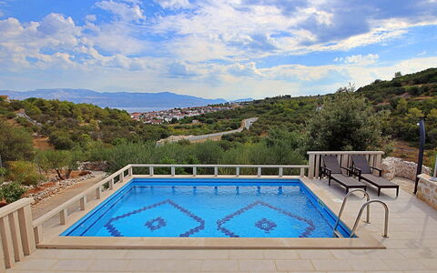 Villa Tonka: Acqua, Cielo, Nube, Risorse Idriche, Azzurro, Albero, Paesaggio Naturale, Spiaggia, Costiera E Morfologie Oceanic, Pianta