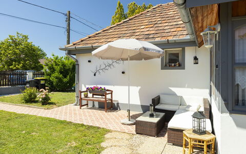 Sunny: Costruzione, Casa, Tetto, Casa, Zona Residenziale, Mobilia, Villetta, Mobili Da Esterno, Giardino, Shade