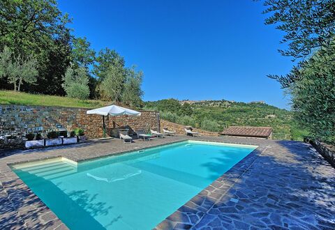 Villa Montalcino: Piscina, Proprietà, Immobiliare, Estate, Casa, Tempo Libero, Costruzione, Villa, Erba, Albero
