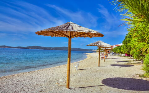 Zadar Bibinje 208: Cielo, Spiaggia, Vacanza, Mare, Oceano, Ombrello, Azzurro, Riva, Estate, Caraibico